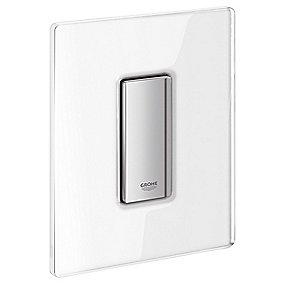 glass with cosmopolitan skate